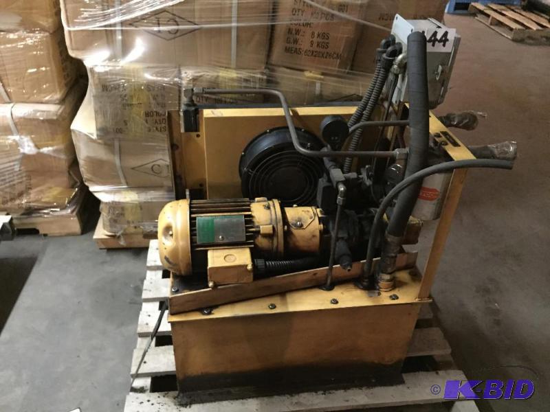 lot 144 image: Hydraulic pump unit....