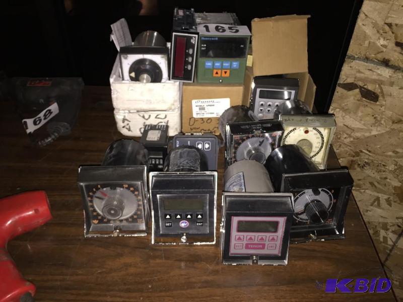 lot 165 image: Lot of misc. equipment timers....