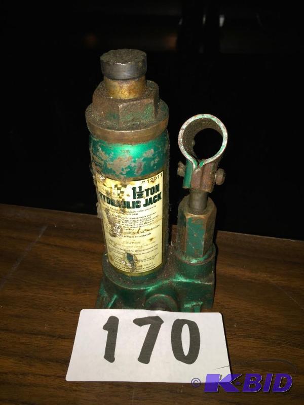 lot 170 image: 1.5 ton bottle jack. No handle....