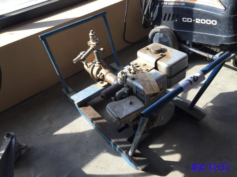lot 18 image: Gas motor with pump unit....