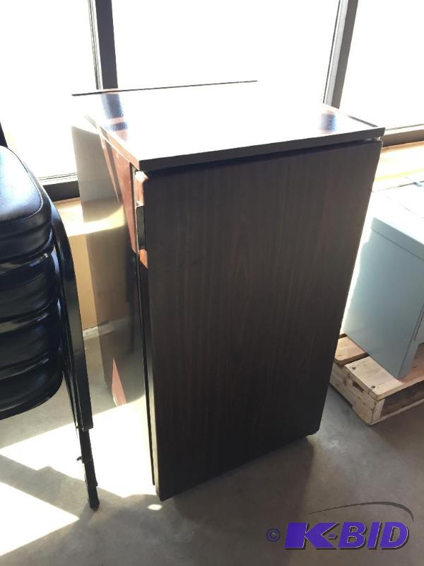 lot 21 image: Kenmore small refrigerator....