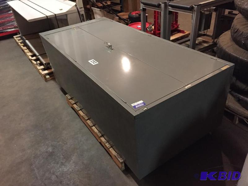 lot 232 image: Metal 2 door cabinet. Locked - no key....