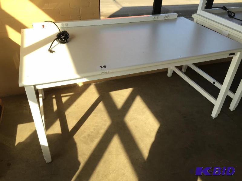 lot 25 image: Heavy duty work bench with power strip attach...
