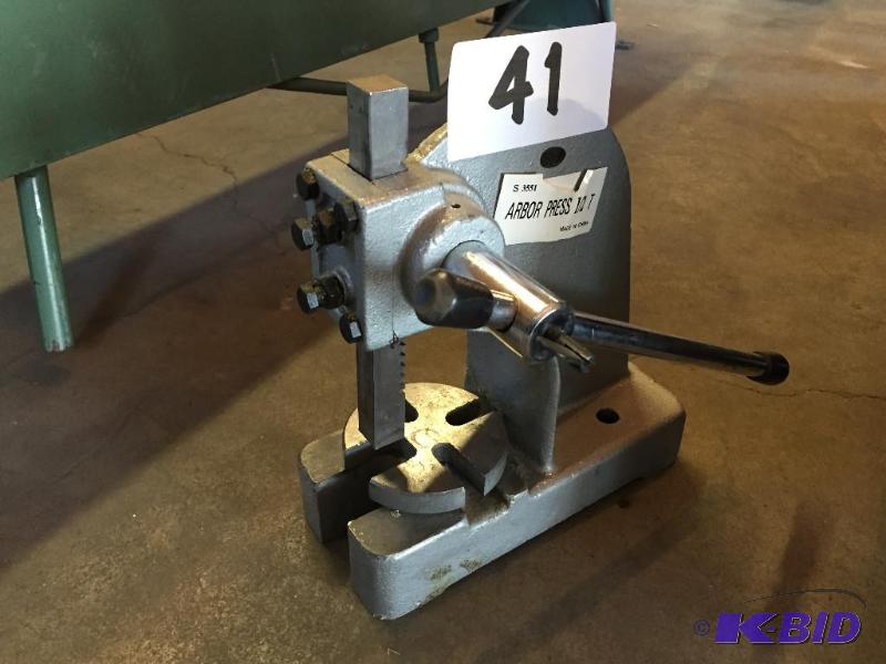 lot 41 image: Small 12 ton arbor press....