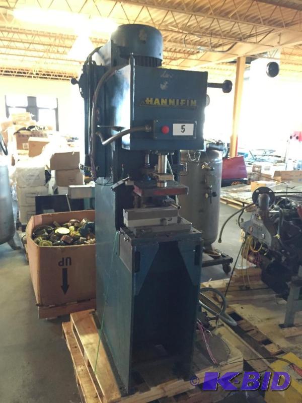 lot 5 image: Hannifin Hydraulics 4 ton hydraulic press....