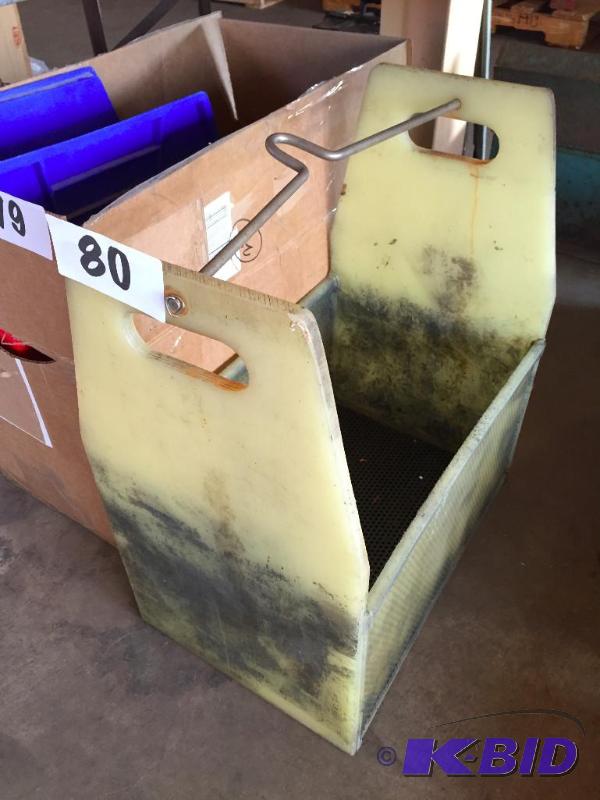 lot 80 image: Straining caddy with plastic sides and stainl...