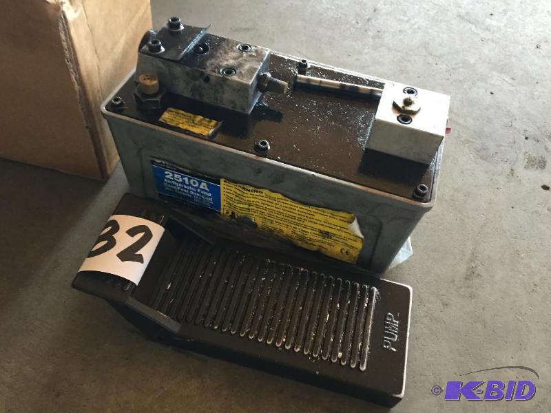 lot 82 image: Air over hydraulic foot pedal. Pin is include...