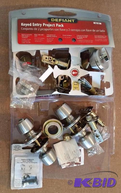 4 Item Lot.  2 Smoke alarms, 2 Stainless Steel Door knobs with keys. Gloves