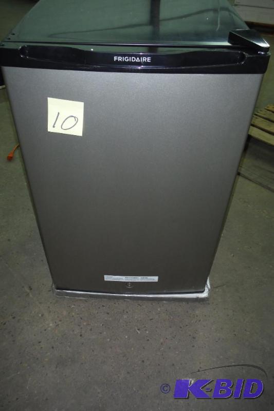 lot 10 image: Frigidaire FFPE4522QM Compact Refrigerator with 4.5 cu. ft. Capacity, in Silver Mist