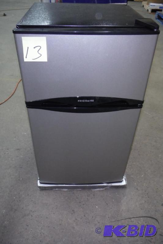 lot 13 image: Frigidaire FFPH31M6LM 3.1 Cu. Ft. Compact Refrigerator - Silver Mist