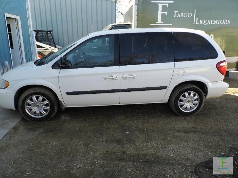 2006 Chrysler Town & Country Van