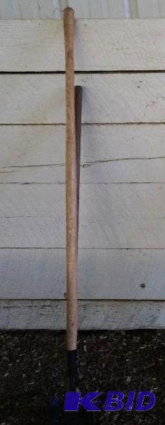 Lot of 2 Long Handle Scrapers In Good Conditi...