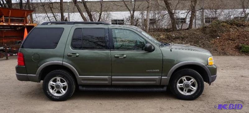 2002 Ford Explorer XLT 4 x 4 SUV    Powered B...