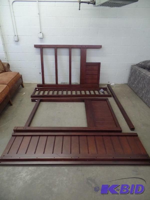 lot 10 image: Solid Wood Loft Bed Frame