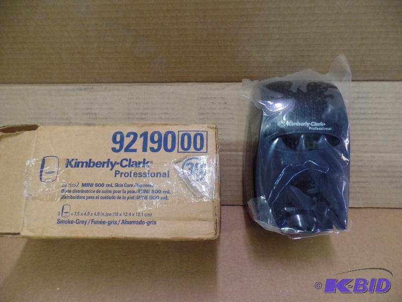 lot 36 image: Commercial Skin Care Dispenser