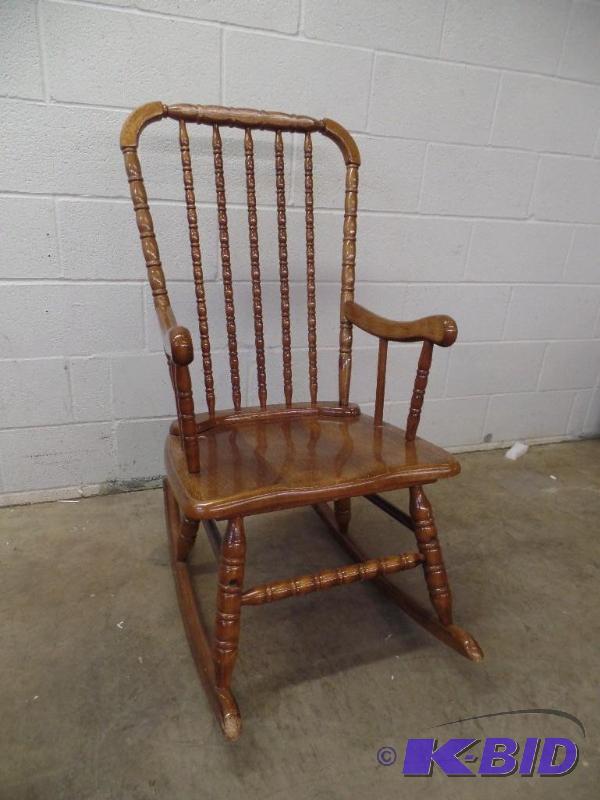 lot 7 image: Rocking Chair