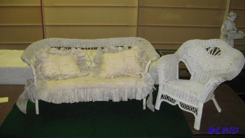 Wicker Doll furniture...