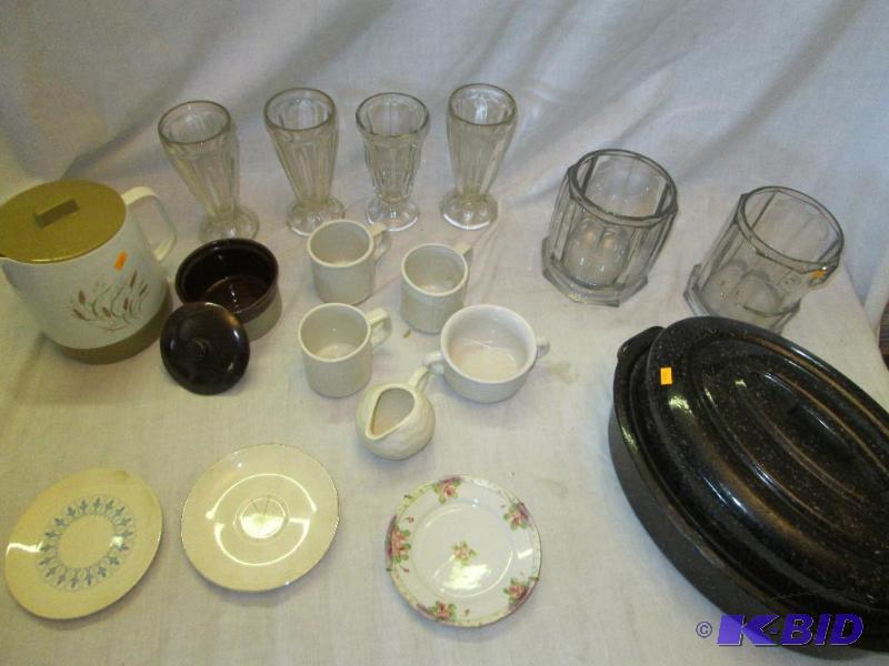 large lot of vintage kitchen wear, tea cup, s...