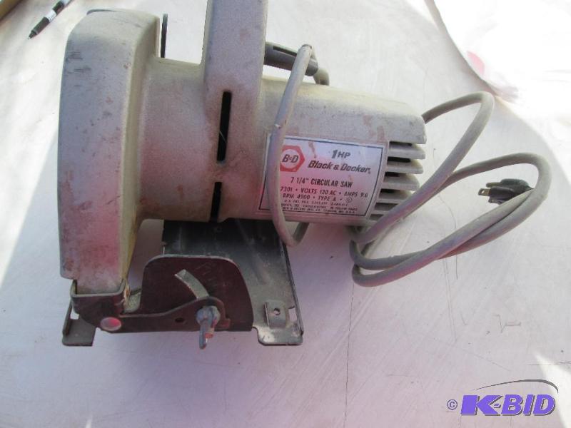 Black&amp Decker 7 14 circular saw...