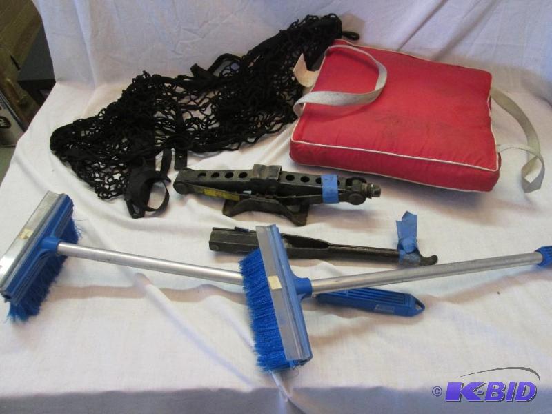 Auto and truck accessories and a padded flota...