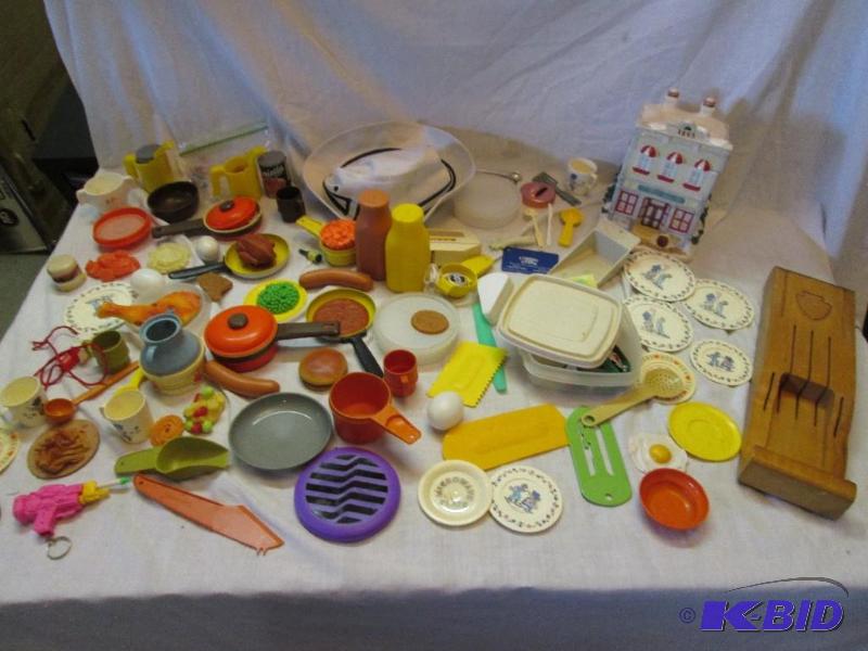 Lot of vintage toys...