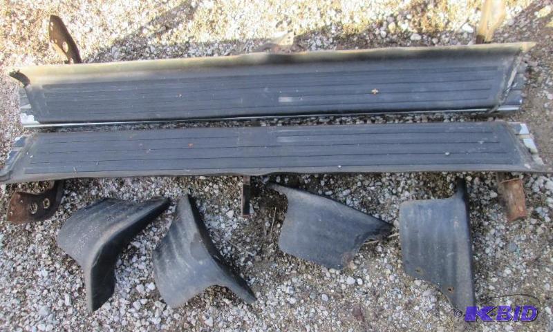 Toyota running boards and corner plastic guar...