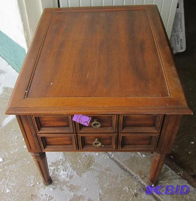 vintage end table top 28 x 22 21tall...