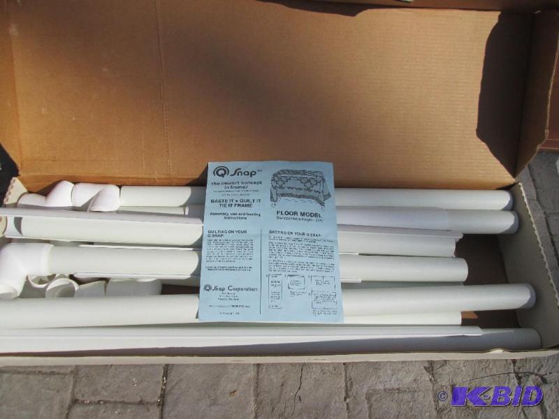 Snap plastic quilting frame - looks like new...
