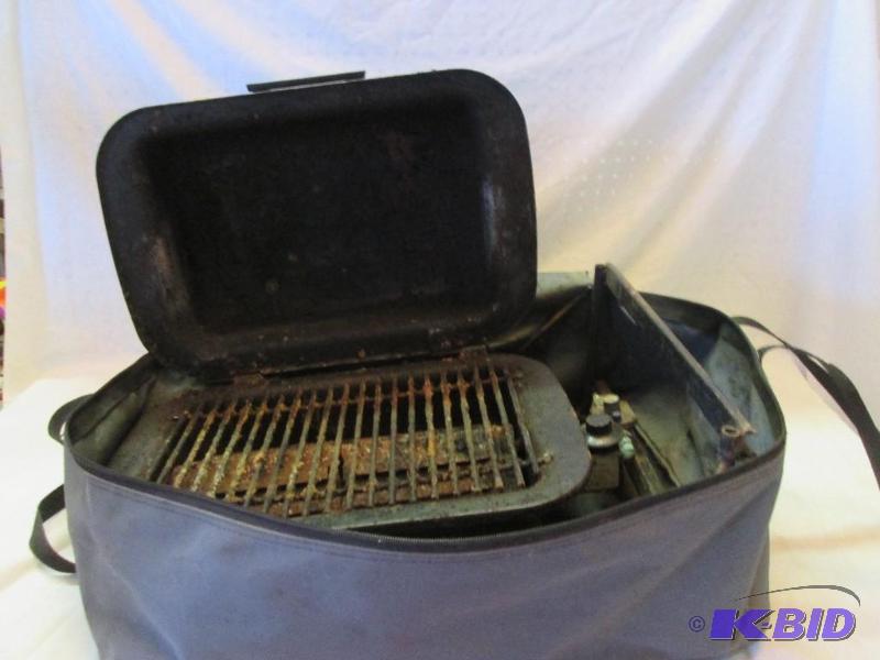 grill with zipper case...