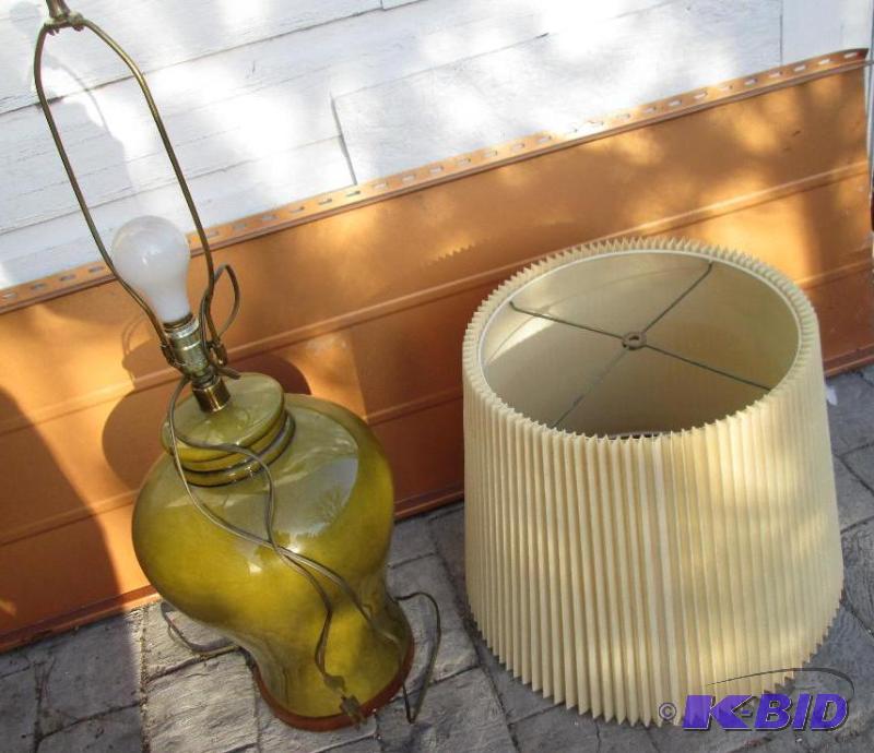 Vintage lamp with shade...