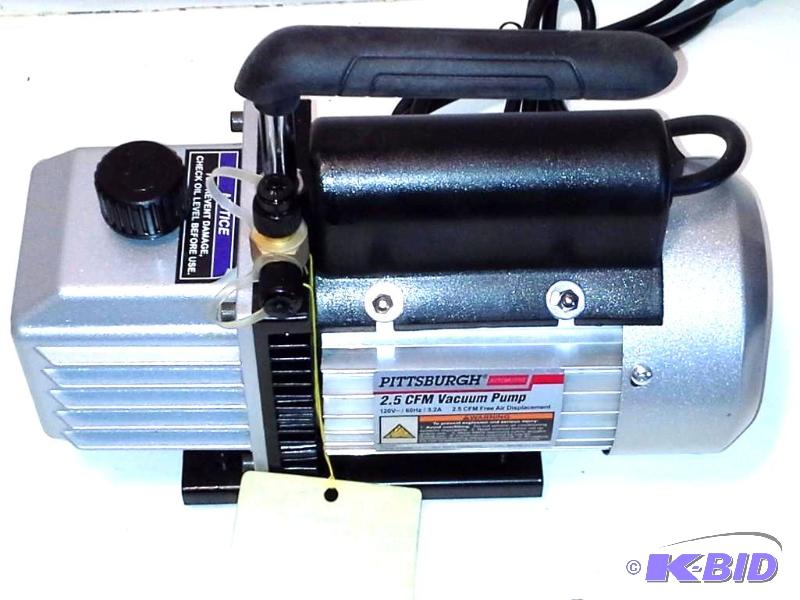 lot 114 image: 2.5 CFM Vacuum Pump