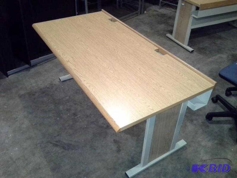lot 140 image: Heavy Duty Table WCable Tray