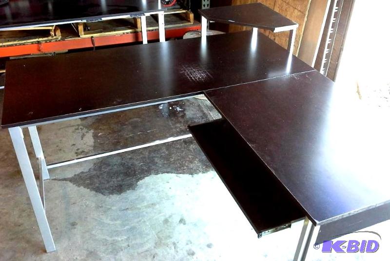lot 160 image: L Shaped Work Station