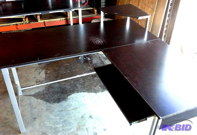 lot 161 image: L Shaped Work Station