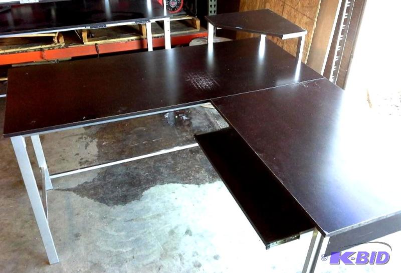 lot 163 image: L Shaped Work Station
