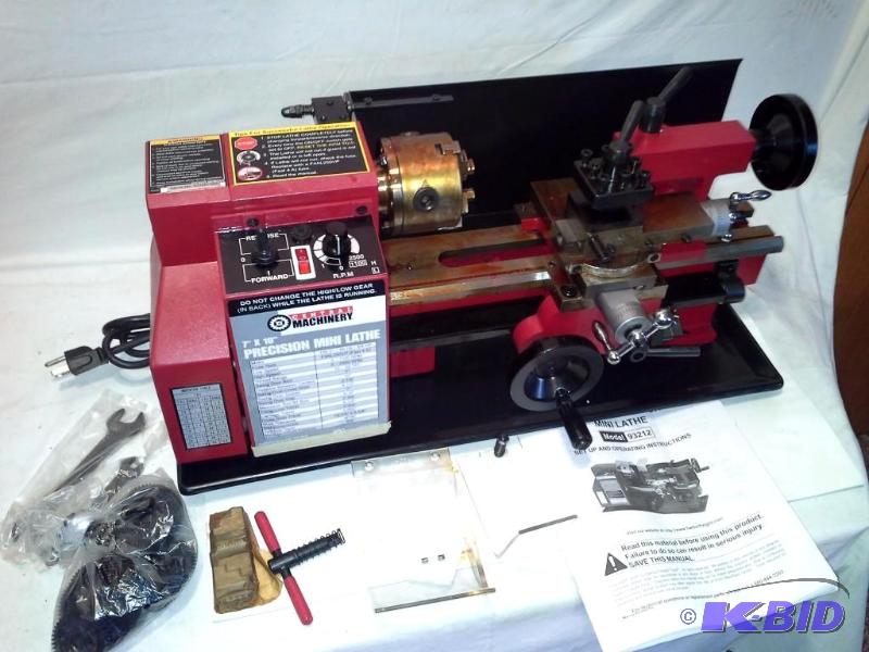 lot 23 image: 7 x 10 Precision Mini Lathe