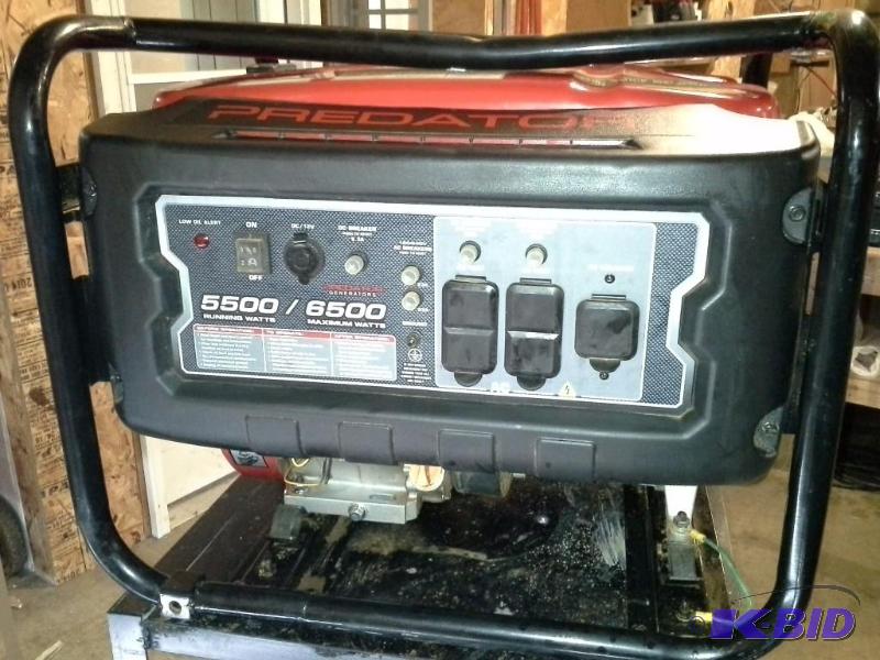 lot 24 image: 6500 Peak5500 Running Watts, 13 HP (420cc) Generator