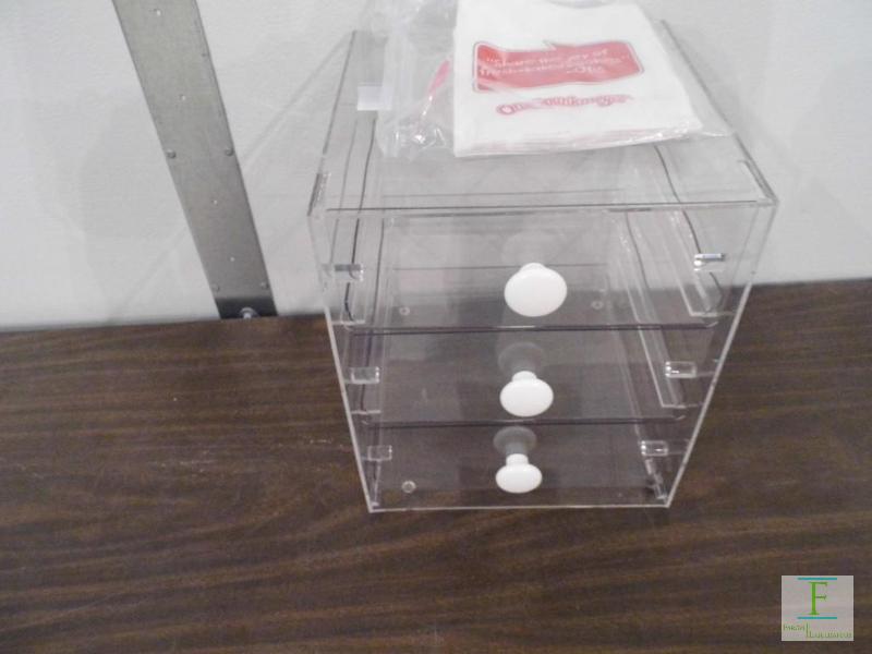 Operator Serve - 3 Drawer Display