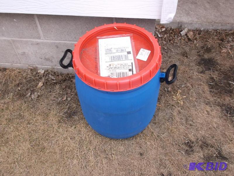 15 gallon food grade barrel with screw on lid...