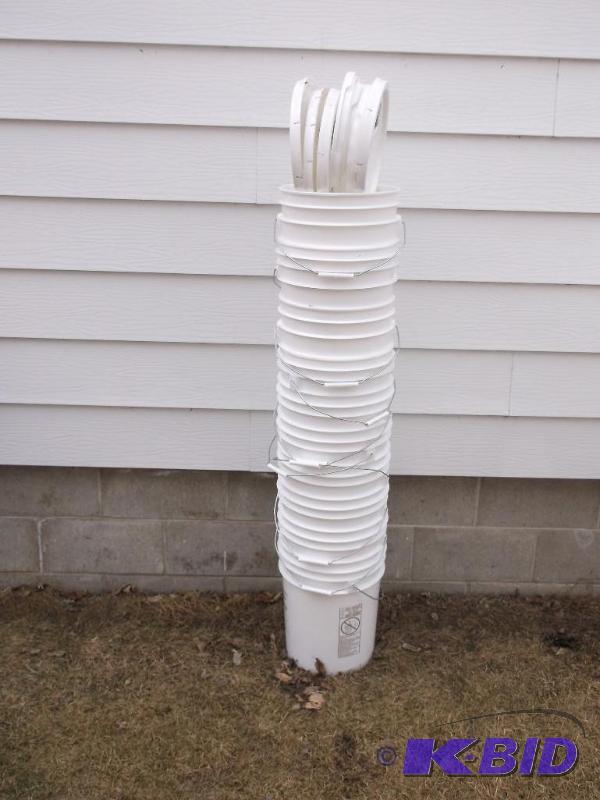 10 - 5 gallon food grade pails with lids....