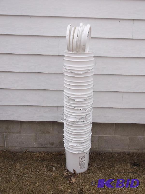 10 - 5 gallon food grade pails with lids....