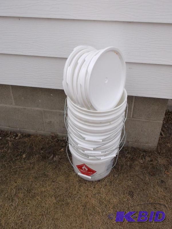 6 - 3 gallon food grade pails with lids....