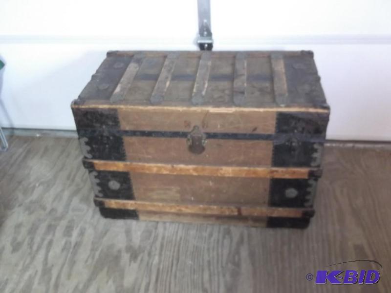 Vintage trunk measuring 34 14&quot L X 18 1...