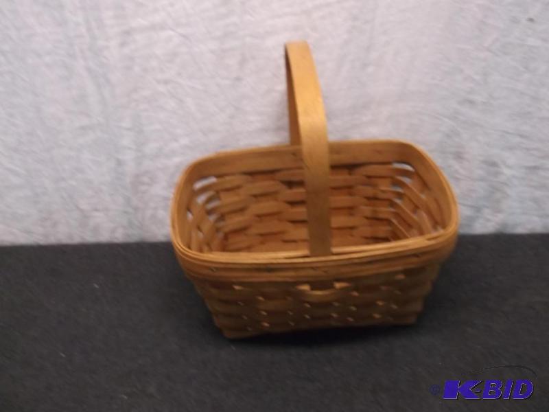 Collectable Longaberger basket measuring 11&q...