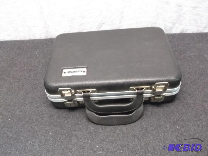 Padded hand gun sport case nice for keeping h...