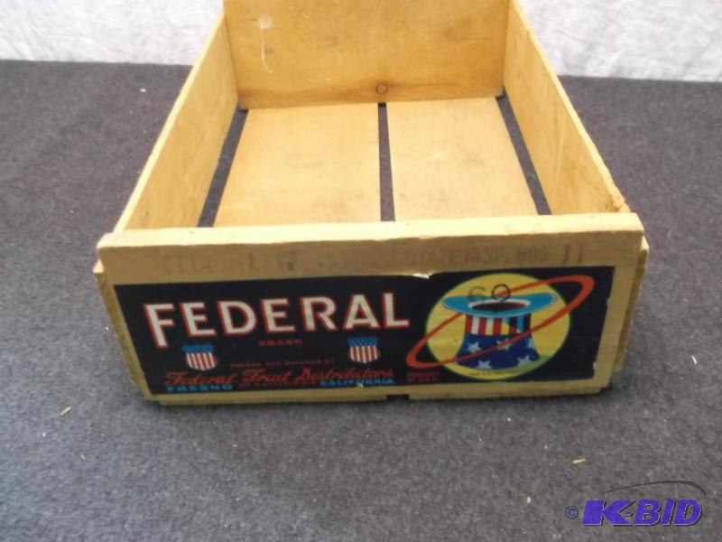 Vintage Federal wooden fruit crate great disp...