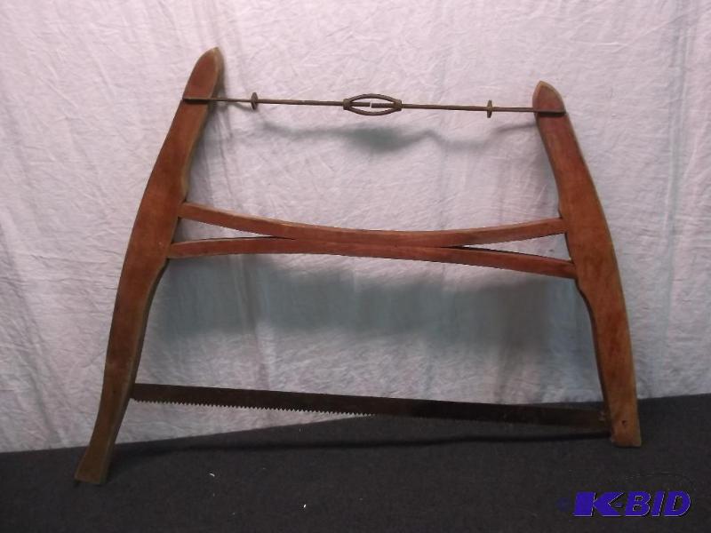 Vintage hand saw in great condition great dis...