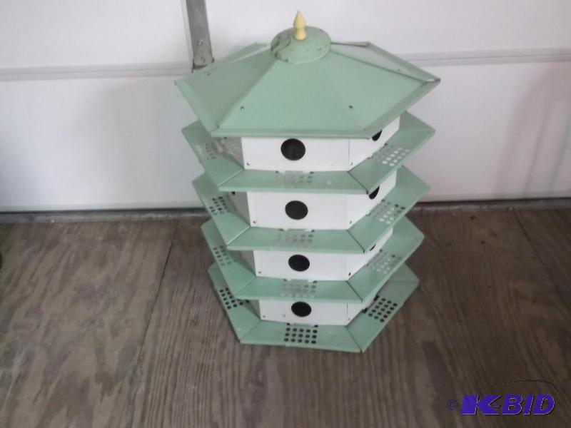 Large metal 22 room Martin bird house measur...