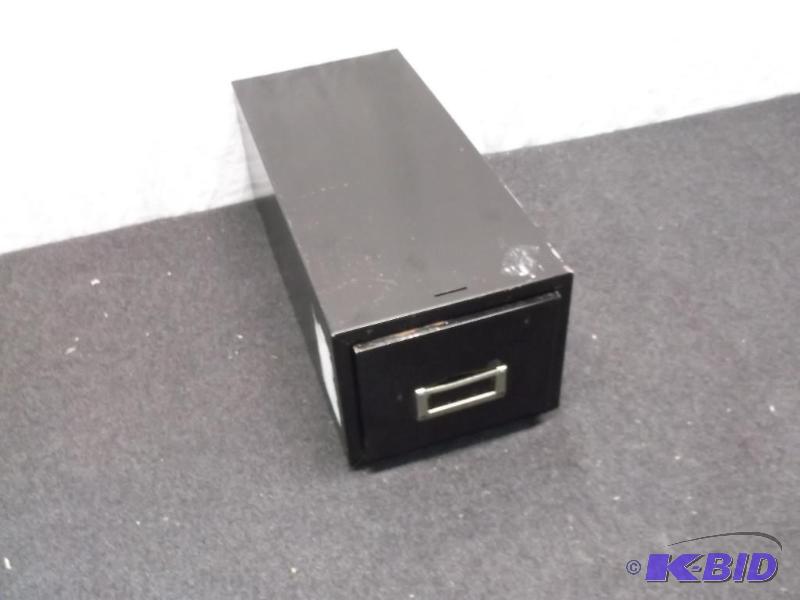 Metal card file measuring 7 38&quot W x 16&...