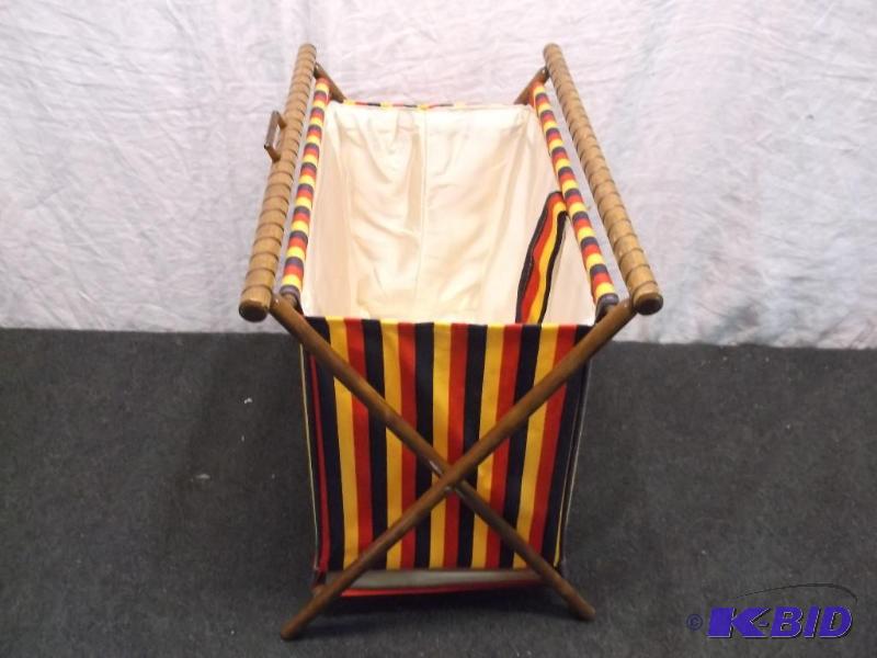 Cute little sewing basket in great condition....